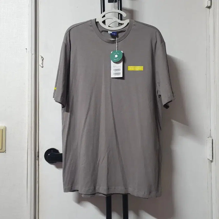 [SOLD OUT] 새옷 지오지아 반팔 XL 105 정가 29,000원