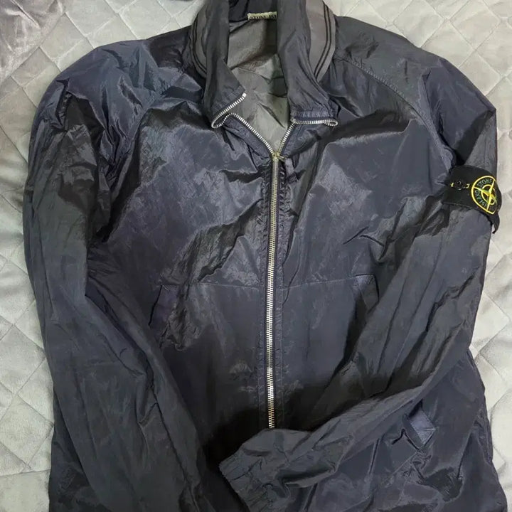 [SOLD OUT] 스톤 바람막이