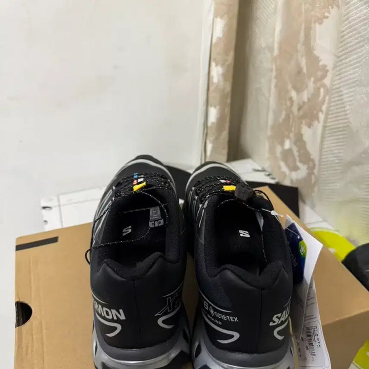 [SOLD OUT] 살로몬 XT-6 고어텍스 블랙 실버 270MM