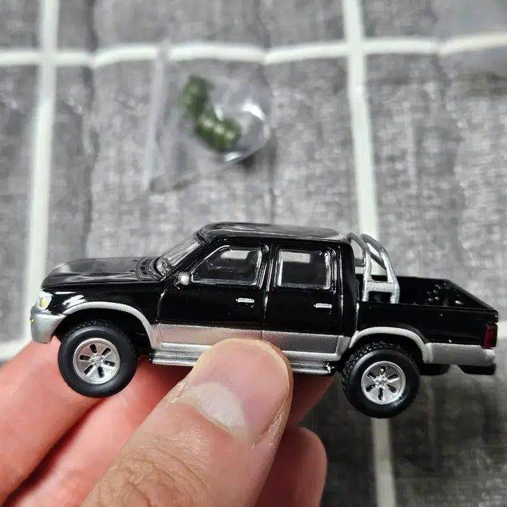 [SOLD OUT] 1:64 1/64 JKM 도요타 하이럭스 1993 다이캐스트