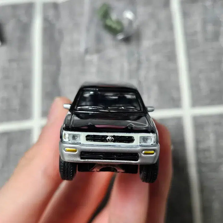 [SOLD OUT] 1:64 1/64 JKM 도요타 하이럭스 1993 다이캐스트