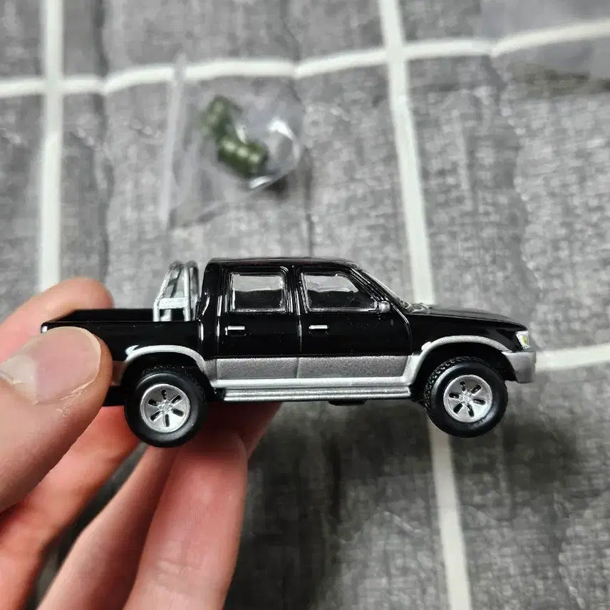 [SOLD OUT] 1:64 1/64 JKM 도요타 하이럭스 1993 다이캐스트