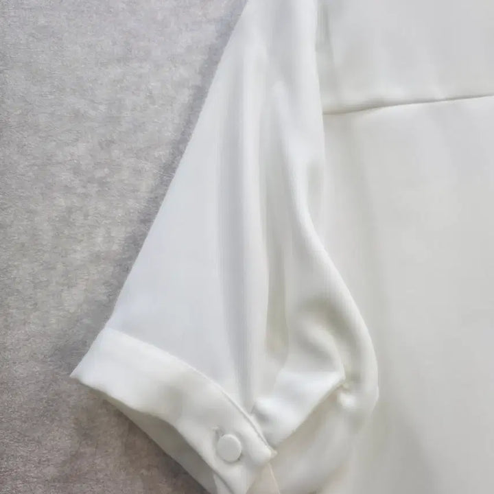 [BUNJANG] ATTRANGS V-Neck Chiffon Blouse / 아뜨랑스  브이넥 쉬폰 블라우스 ATTRANGS