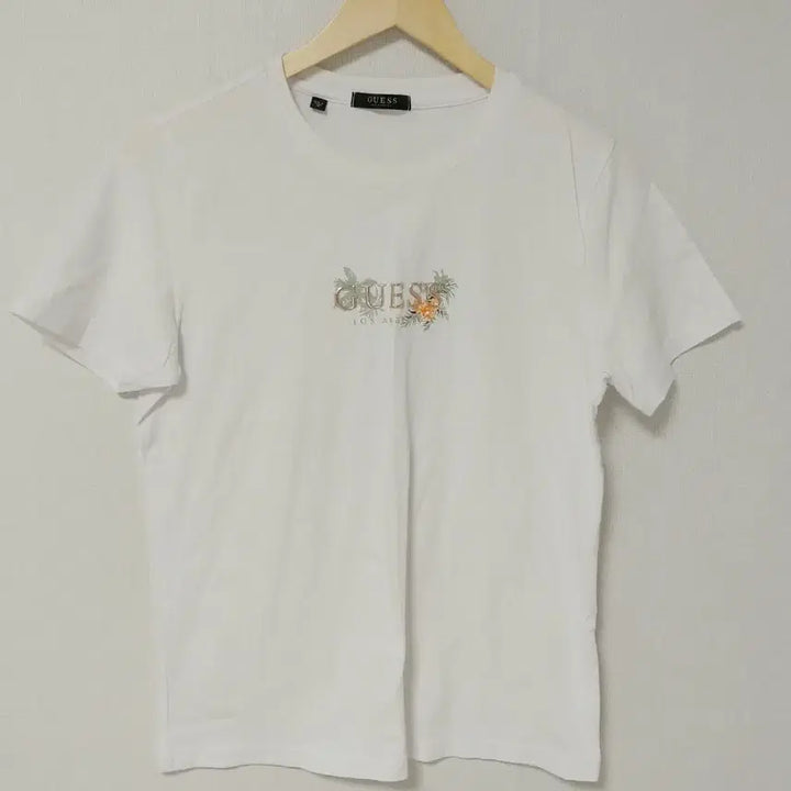 [BUNJANG] GUESS Flower Logo White T-shirt (M) / 게스(GUESS) 화이트 플라워 로고 반팔 티셔츠 (M)