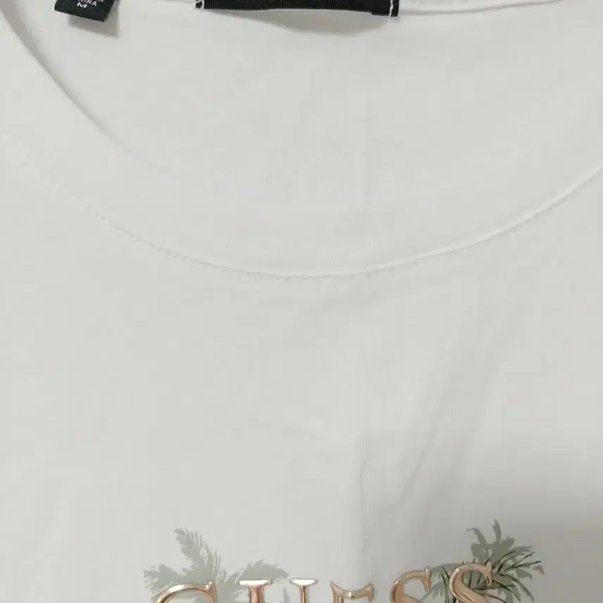 [BUNJANG] GUESS Flower Logo White T-shirt (M) / 게스(GUESS) 화이트 플라워 로고 반팔 티셔츠 (M)