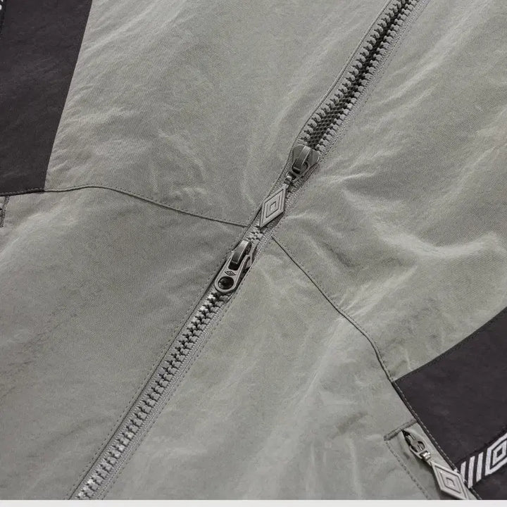 [BUNJANG] HBL 노팅엄 스탠넥 웜업 바람막이 자켓 / GREY KHAKI / HBL 노팅엄 스탠넥 웜업 바람막이 자켓 / GREY KHAKI