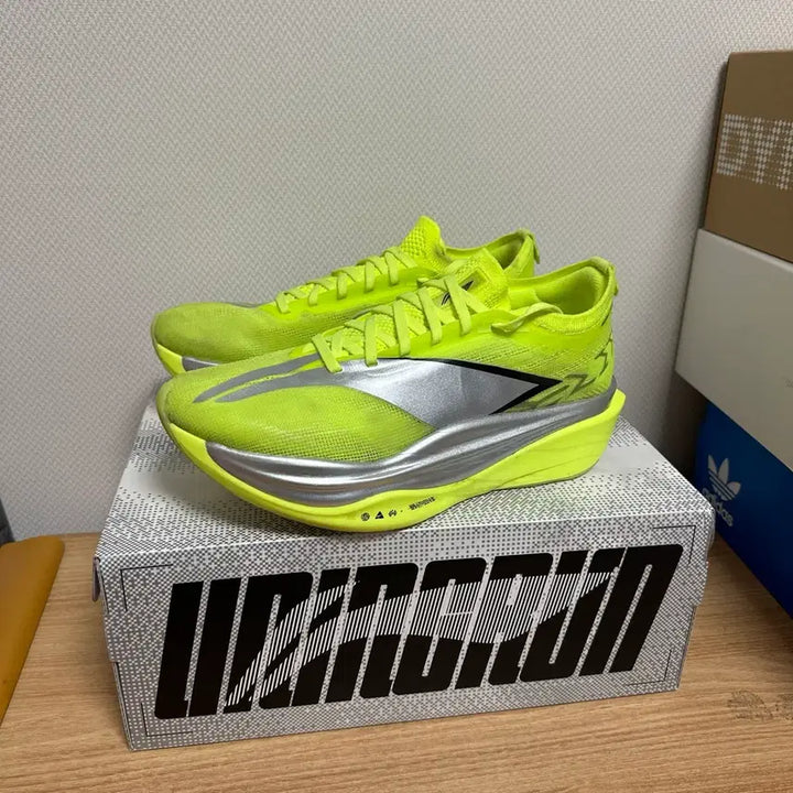 [BUNJANG] Li-Ning Feidian 6 Elite Running Shoes / 리닝 페이디안 6 엘리트 런닝화 41(US8, 260) 오사코 스구루