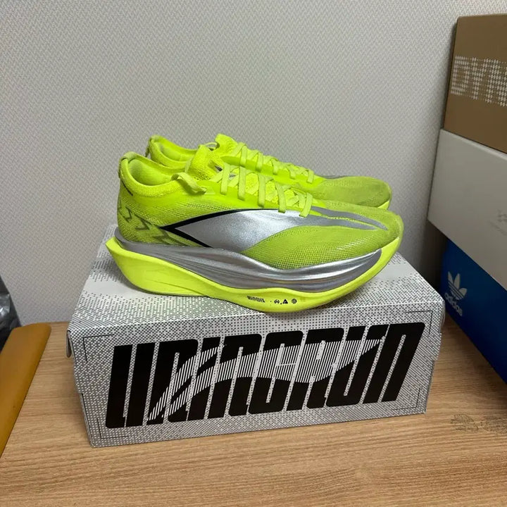 [BUNJANG] Li-Ning Feidian 6 Elite Running Shoes / 리닝 페이디안 6 엘리트 런닝화 41(US8, 260) 오사코 스구루