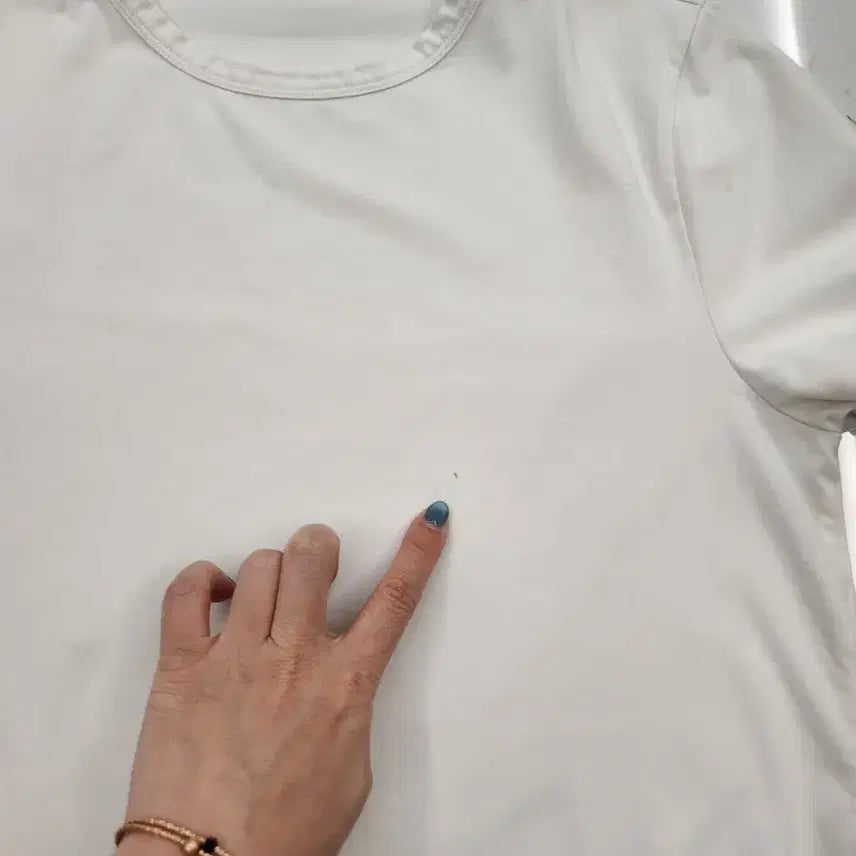[SOLD OUT] 몽클레어 화이트 반팔 티셔츠 M