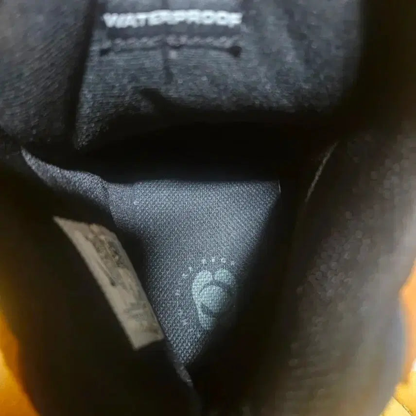 [SOLD OUT] 나이키 acg 토레 미드 280