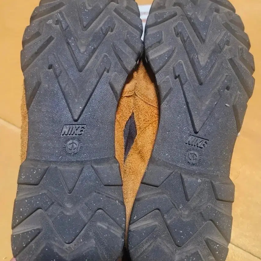 [SOLD OUT] 나이키 acg 토레 미드 280