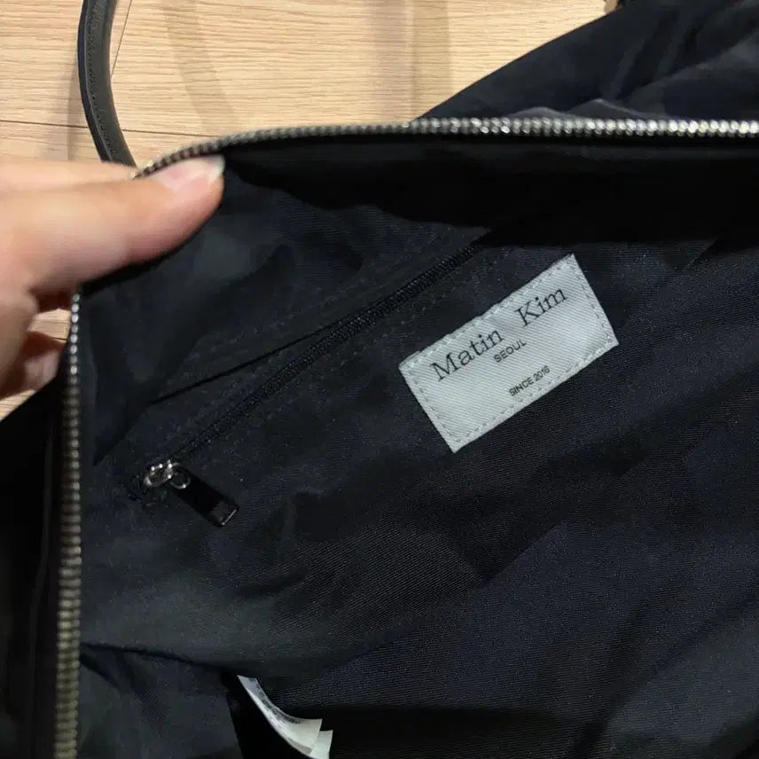[SOLD OUT] 마뗑킴 스포티 토트백 블랙