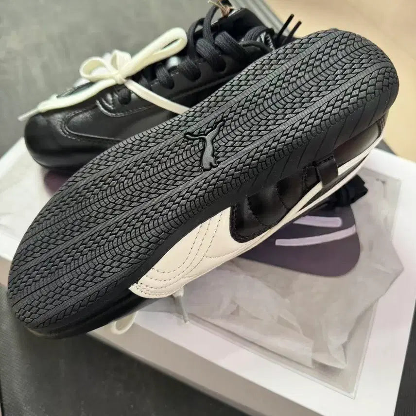 [SOLD OUT] 푸마 x 로제 스피드캣 PRM 블랙 웜 화이트 250MM
