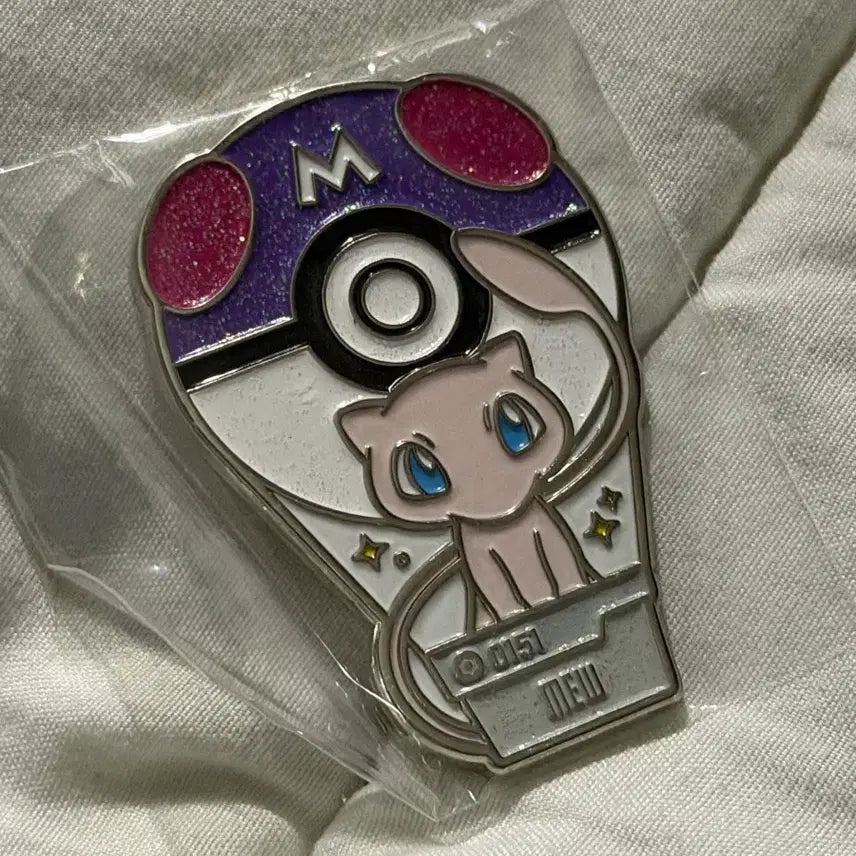 [BUNJANG] Pokemon Mew Lotte World Balloon Flight Badge / 포켓몬 뮤 롯데월드 풍선비행 뱃지