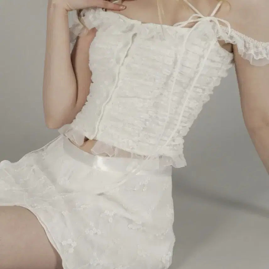 [BUNJANG] Dry Rose Angel Lace String Top / 드라이로즈 엔젤 레이스 스트링 탑