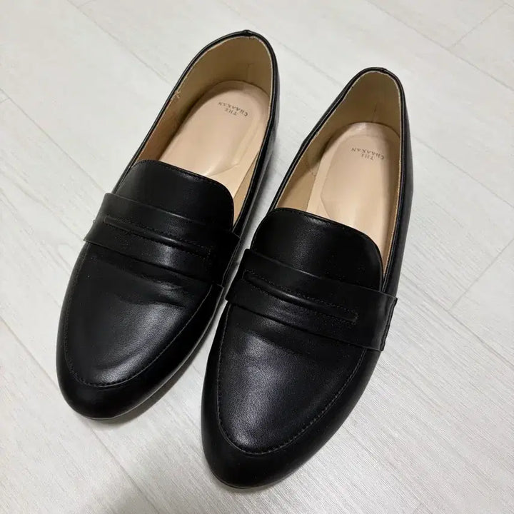 [SOLD OUT] 착한구두 여성 레더 로퍼 블랙 클래식 240