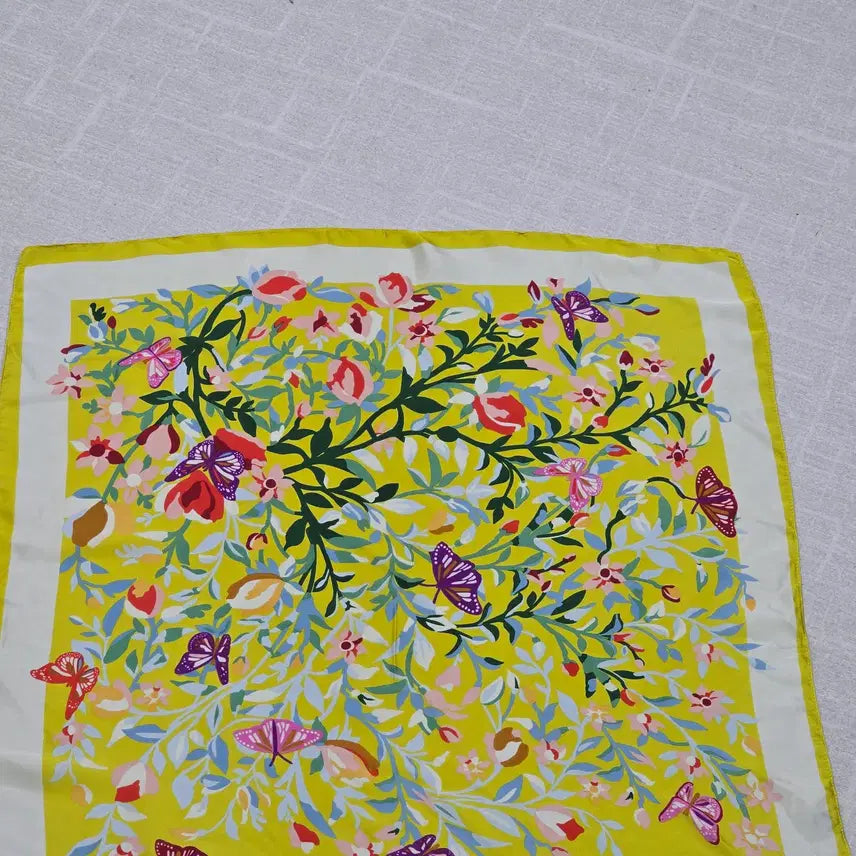 [BUNJANG] Floral Butterfly Pattern Scarf / 플라워 나비 패턴 스카프