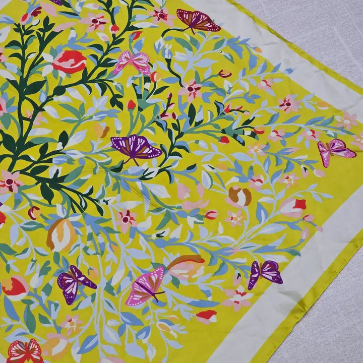 [BUNJANG] Floral Butterfly Pattern Scarf / 플라워 나비 패턴 스카프