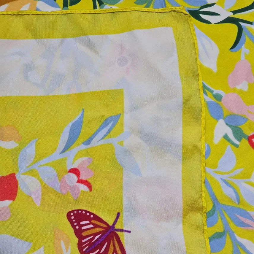 [BUNJANG] Floral Butterfly Pattern Scarf / 플라워 나비 패턴 스카프