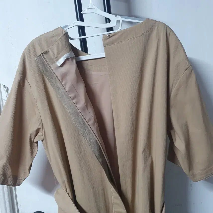 [BUNJANG] Izzatbaba Beige Summer Midi Dress (77) / 아이잗바바 여름 반팔원피스 베이지 여성 77