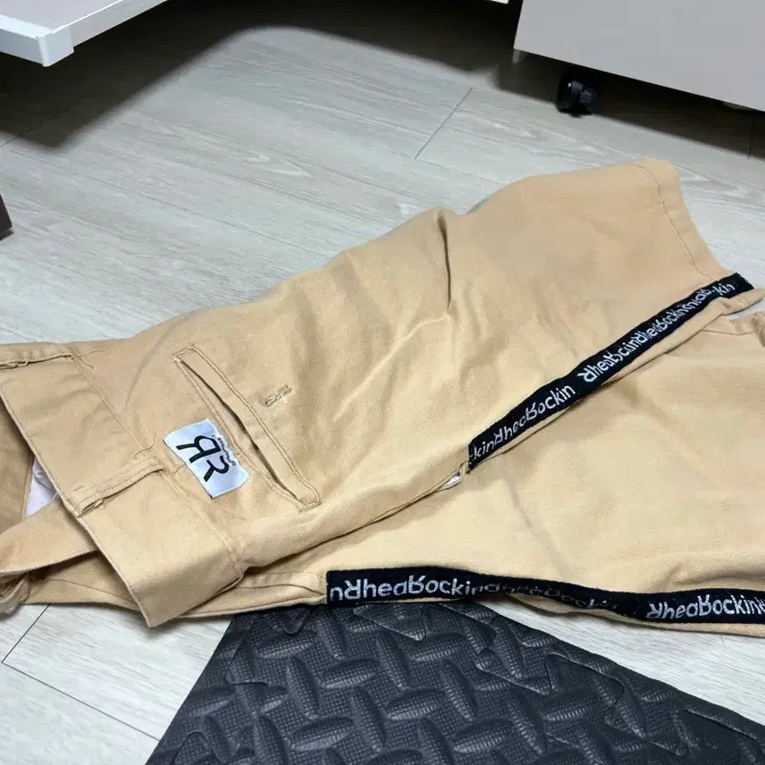 [BUNJANG] RheaRockin Beige Shorts / RheaRockin M사이즈 반바지