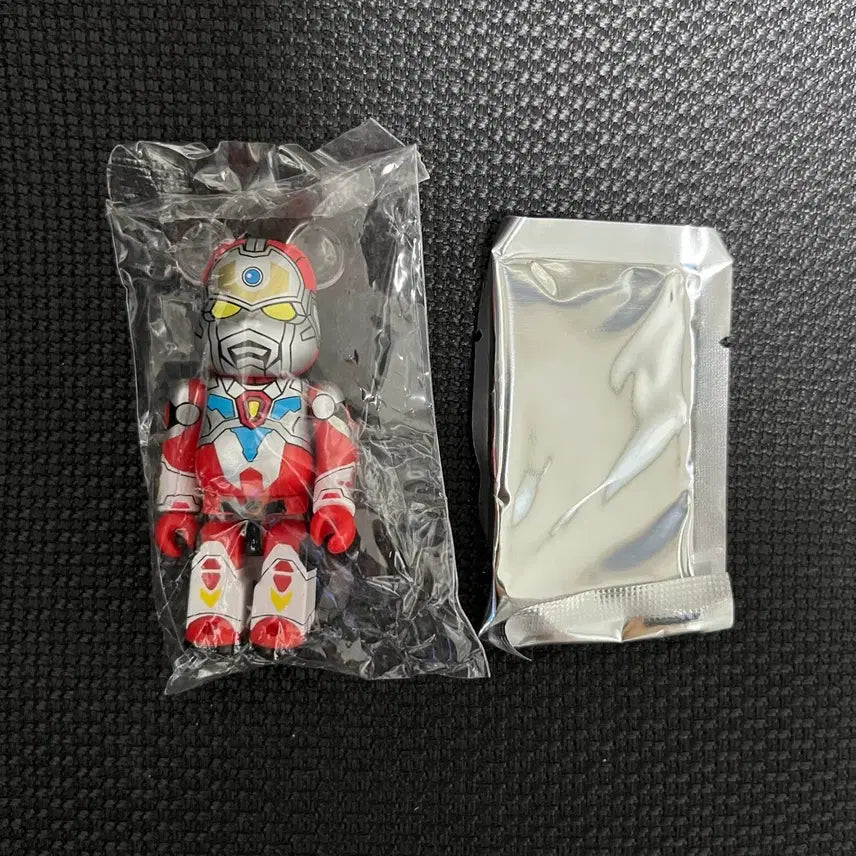 [BUNJANG] Be@rbrick Gridman Figure / 베어브릭 46탄 SF 그리드맨
