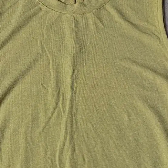 [BUNJANG] Sleeveless Yellow T-shirt / 민소매 티셔츠