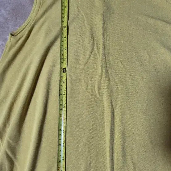 [BUNJANG] Sleeveless Yellow T-shirt / 민소매 티셔츠