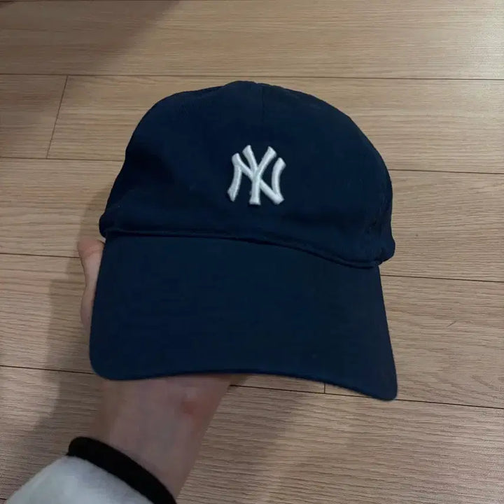 [BUNJANG] MLB New York Yankees Navy Ball Cap / MLB 뉴욕양키스 볼캡 네이비