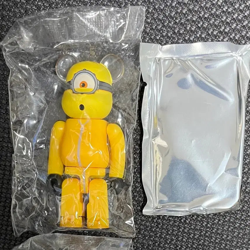 [BUNJANG] Bearbrick 42th Series Minions Figure / 베어브릭 42탄 큐트 미니언즈 정