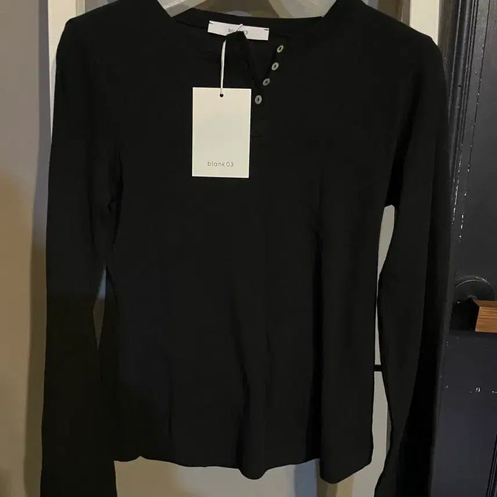 [BUNJANG] Blank 03 Cotton Henley Neck T-Shirt Black / 블랭크 03 코튼 헨리넥 티셔츠 블랙