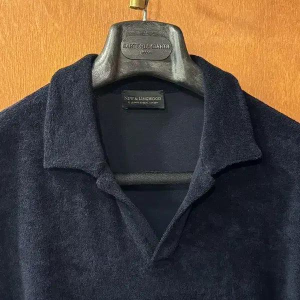 [SOLD OUT] 뉴앤링우드 테리코튼 오픈칼라 티셔츠 105