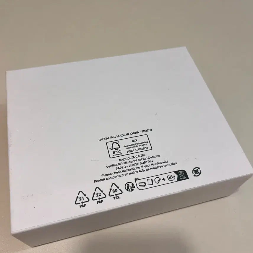 [SOLD OUT] 벨루티 레터링 가죽 카드지갑 거의새것