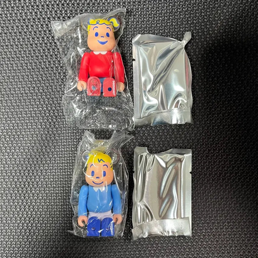[SOLD OUT] 베어브릭 50탄 큐트 오사무 세트