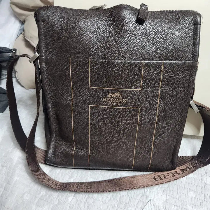 [BUNJANG] Hermes H Logo Brown Leather Crossbody Bag / 에르메스 브라운 H 로고 크로스백 32x24