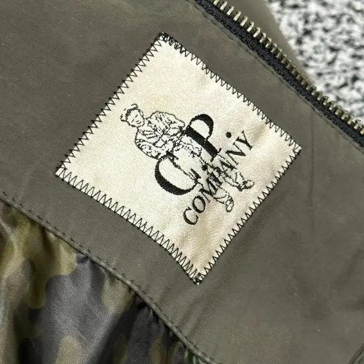 [SOLD OUT] >정품 cp컴퍼니 고글 워싱 카키 자켓