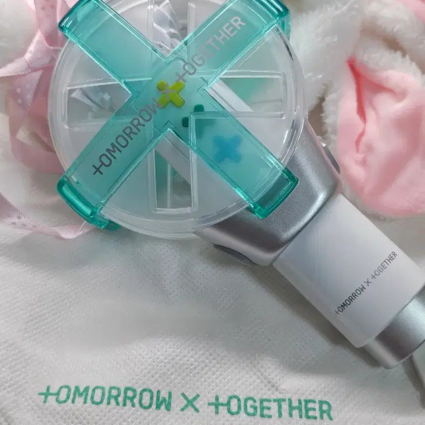 [BUNJANG] TXT (Tomorrow X Together) MOA Bong (Official Lightstick) / 투모로우바이투게더 모아봉