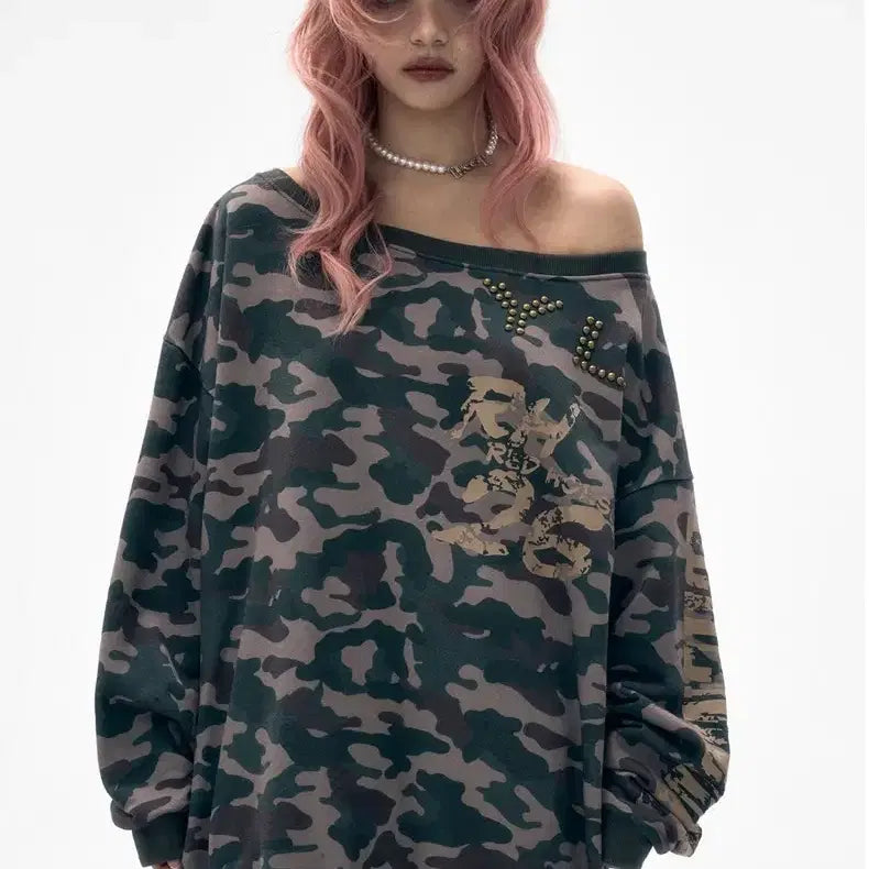 [BUNJANG] YL Studded Off-Shoulder Sweatshirt / 와이이엘 YL STUDDED OFF-SHOULDER SWEATSHIRT