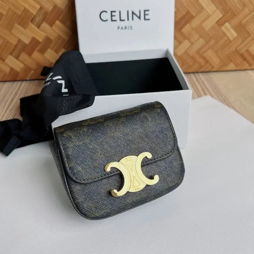 [BUNJANG] Celine Triomphe Mini Crossbody Bag / 셀린느 트리옹프 미니 크로스백 + 풀박스