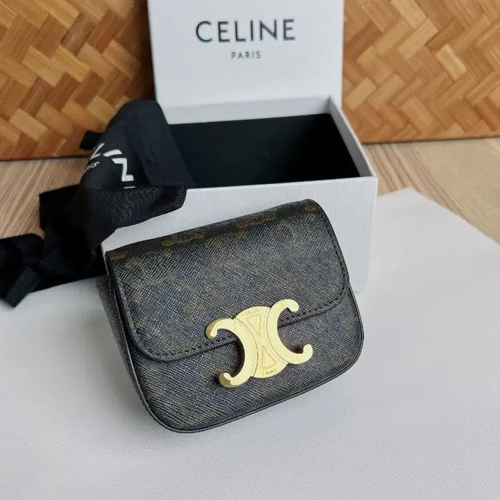 [BUNJANG] Celine Triomphe Mini Crossbody Bag / 셀린느 트리옹프 미니 크로스백 + 풀박스