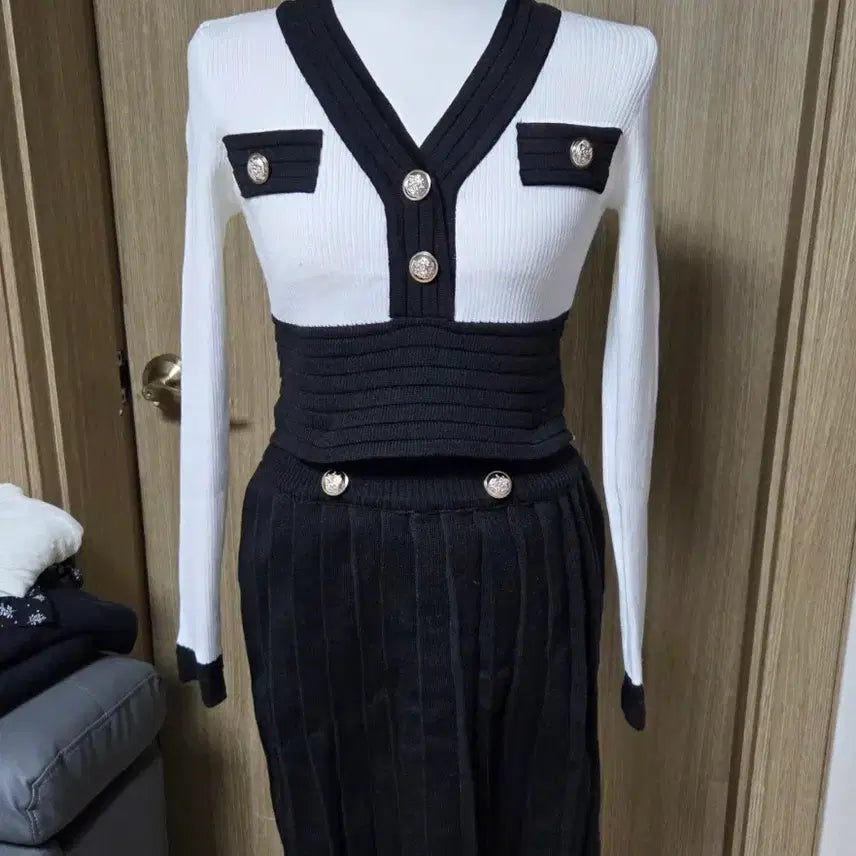 [BUNJANG] Color Block Knit Pleated Mini Dress / 배색 니트 플리츠 원피스