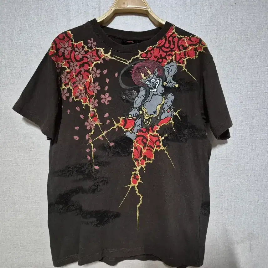 [BUNJANG] Dokebi Cherry Blossom Print T-shirt (M) / 도깨비 벚꽃 프린팅 반팔 티셔츠 (m)