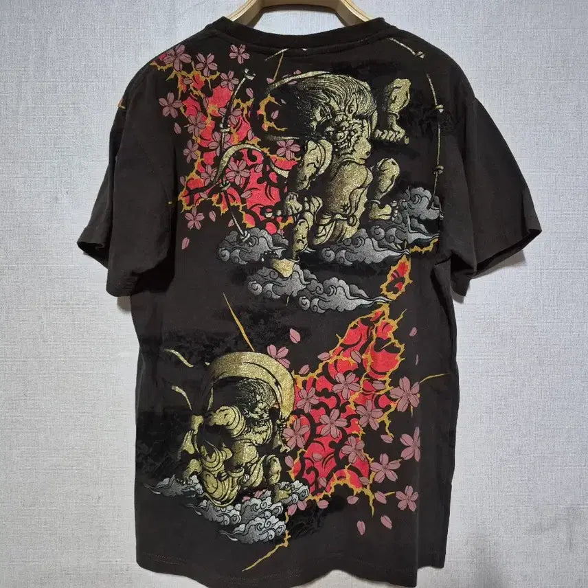 [BUNJANG] Dokebi Cherry Blossom Print T-shirt (M) / 도깨비 벚꽃 프린팅 반팔 티셔츠 (m)