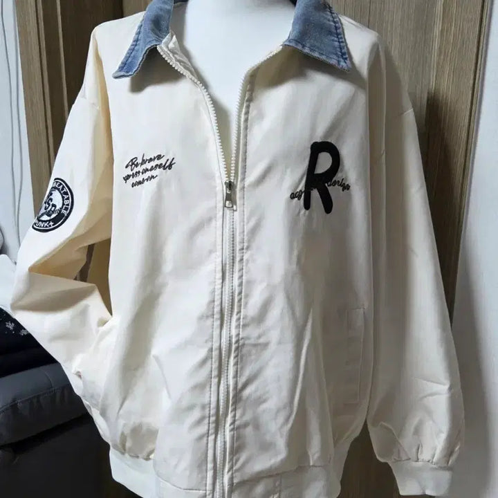 [BUNJANG] Ivory R Denim Jacket / 아이보리 데님 카라 R 자켓