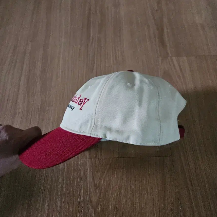 [BUNJANG] Weekend Holiday Ball Cap - Assorted Colors / 미사용 위켄드홀리데이 볼캡 아이보리/버건디/네이비