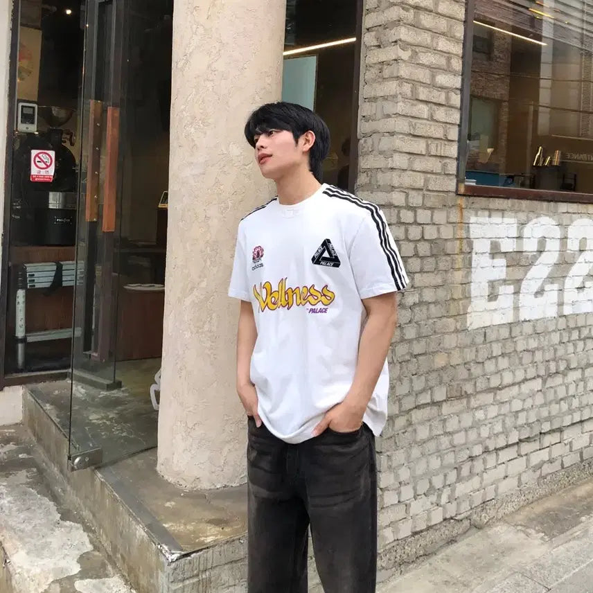 [SOLD OUT] 팔라스x아디다스 한정판 팔라스테 반팔 화이트
