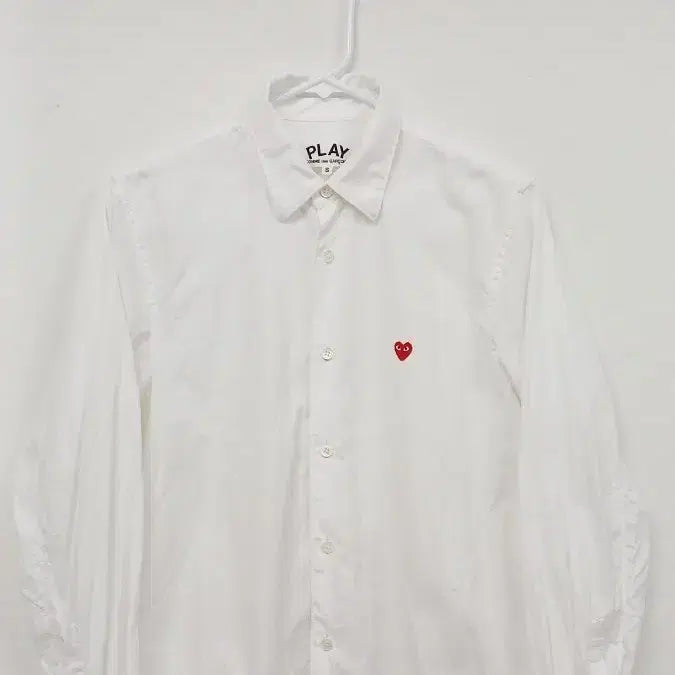 [SOLD OUT] 꼼데가르송 플레이 화이트 셔츠 S 레드와펜