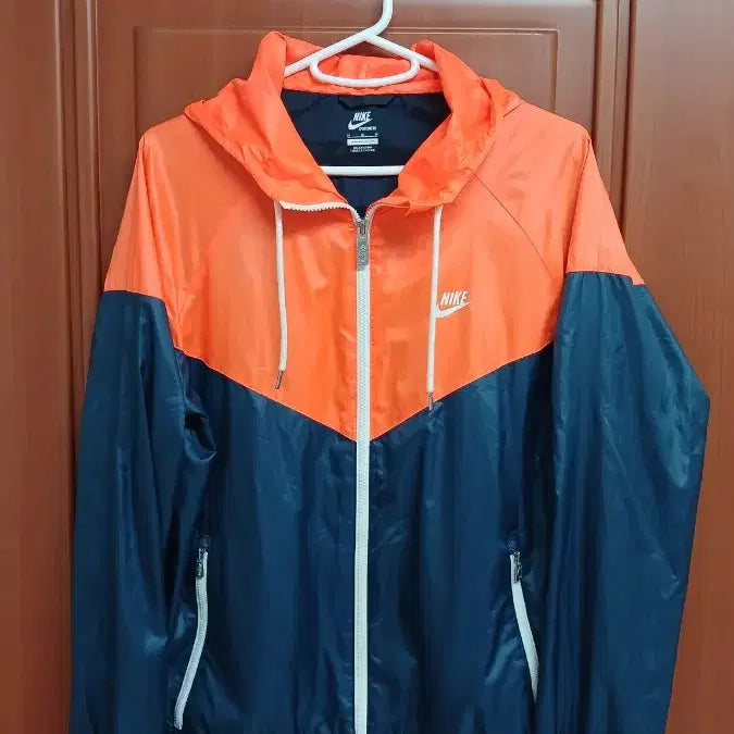 [SOLD OUT] 나이키 윈드러너 바람막이 오렌지 네이비