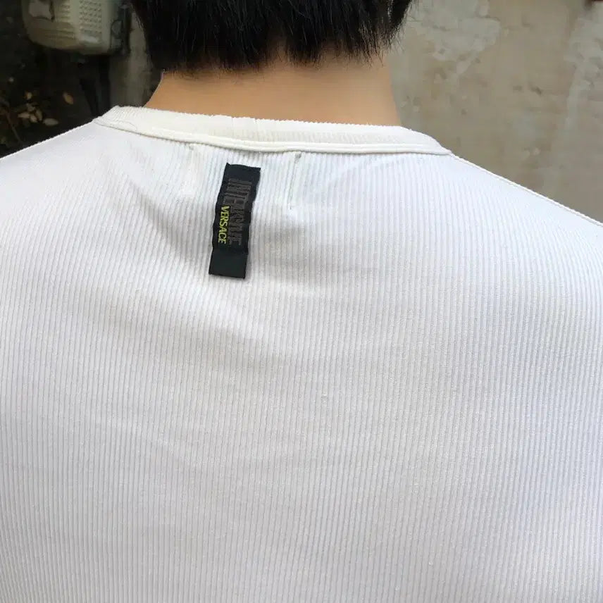 [SOLD OUT] 베르사체 정품 머슬핏 플리츠 반팔 화이트