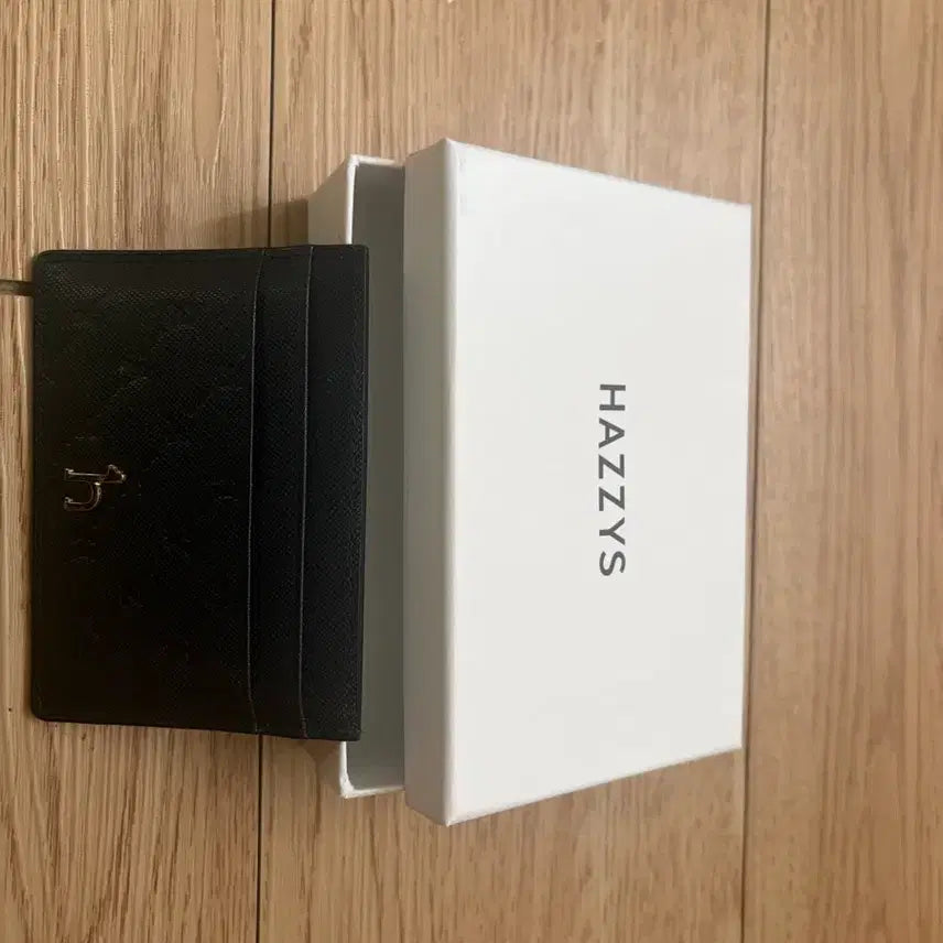 [SOLD OUT] 헤지스 블랙 카드지갑 (새상품)